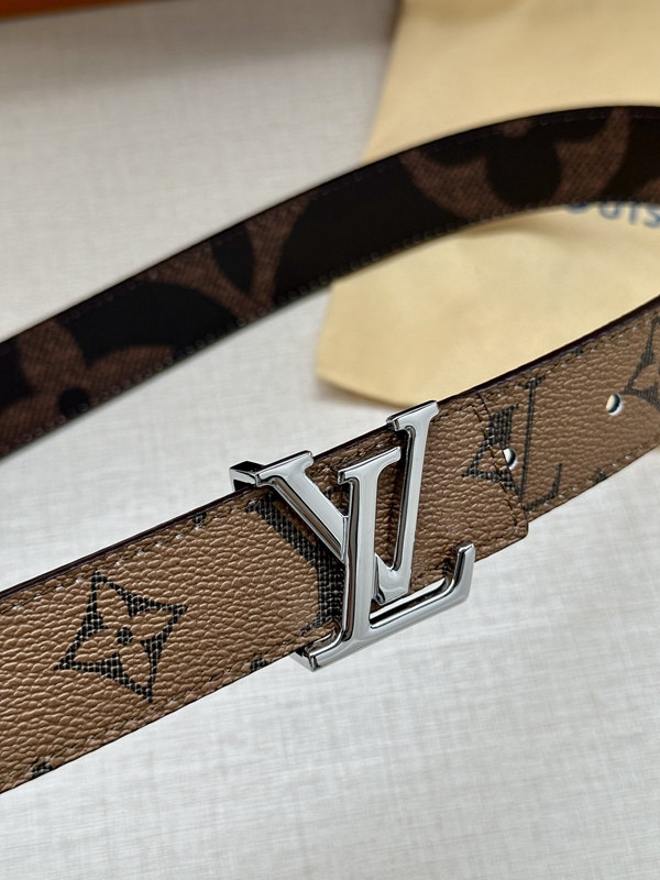 激安ルイヴィトンベルト背面デザイン